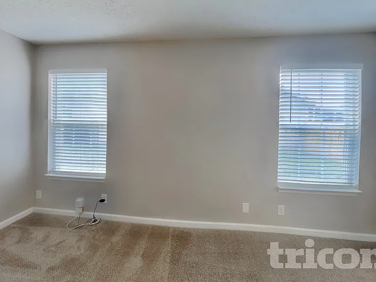 1258 Tiree Dr — Photo 7