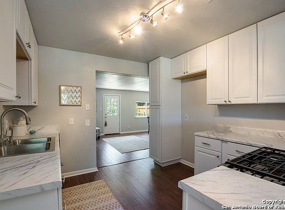 4th image of 106 Locknere Ln