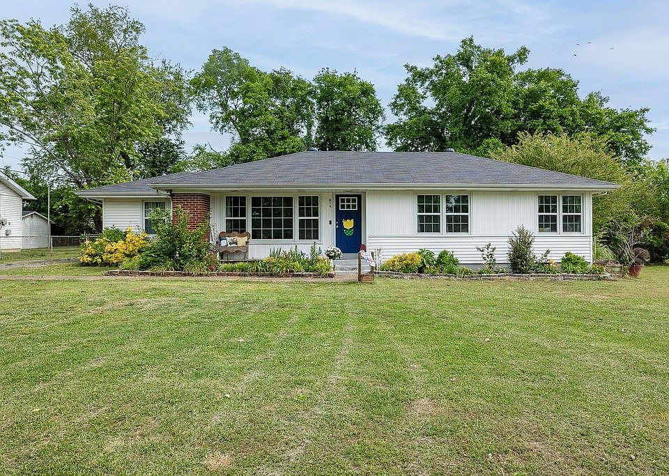 1st image of 814 Rackley Dr