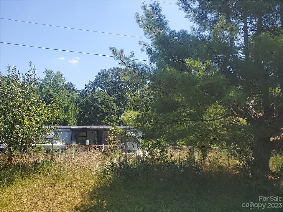 2nd image of 1584 Knoll Dr