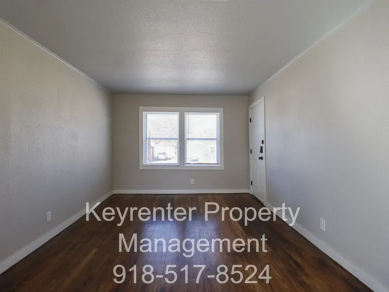E Independence St Fourplex — Photo 5