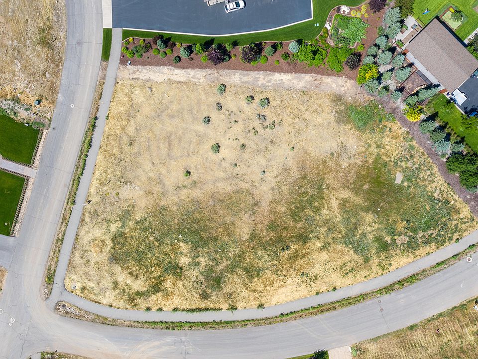 2nd image of 339 E Deer Ridge Way