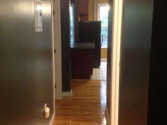 4th image of 406 Gates Ave