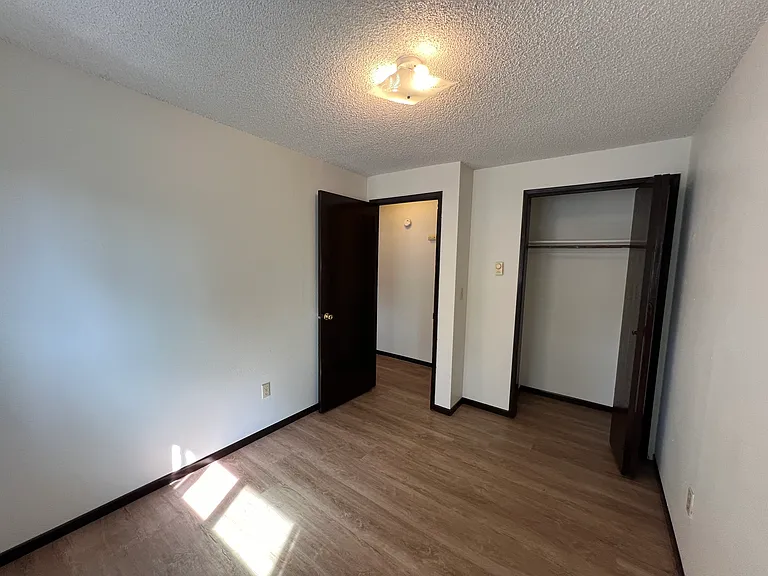 611 W Augusta Ave #C — Photo 15