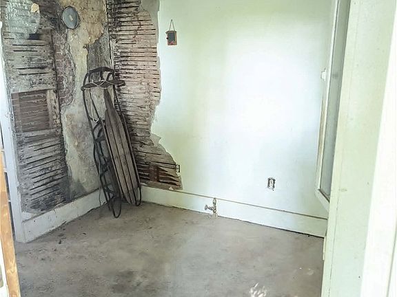 4th image of 4416 W Roy Furman Hwy