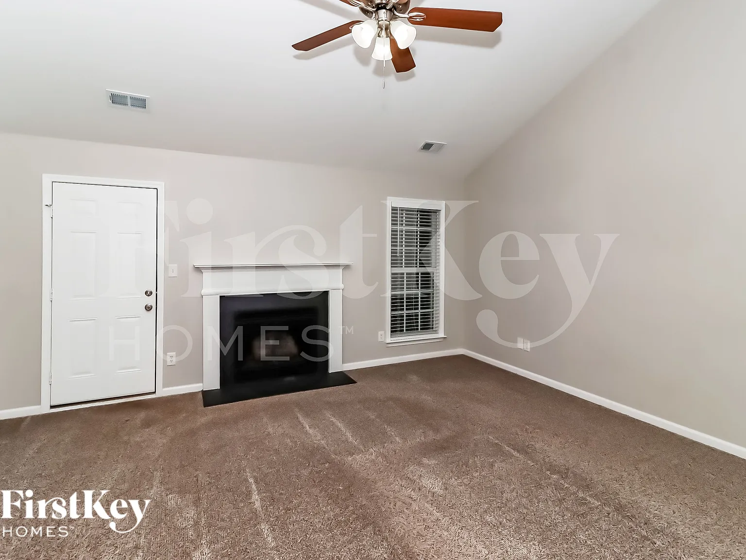3 bed, 2.0 bath, 1677 sqft, $2,140 — Photo 4