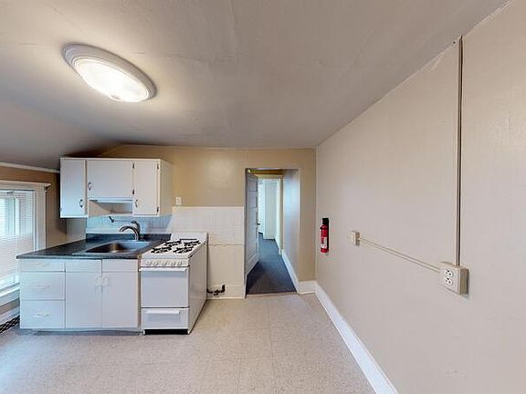 5th image of 706 Emmet St APT 3