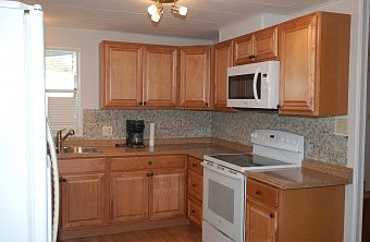 3rd image of 611 Whippoorwill Ln