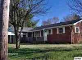 409 Sycamore Ln, Sevierville, TN 37862