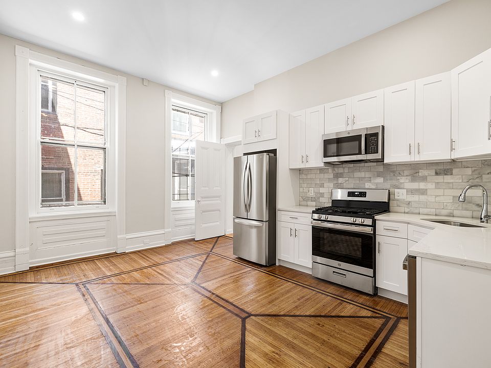 1st image of 2311 Green St APT 1R