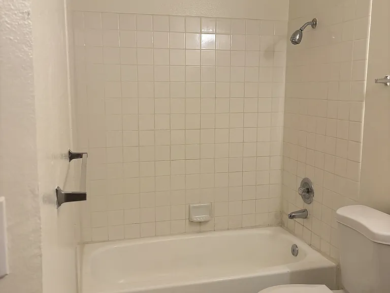 2850 S Decatur Blvd #16 — Photo 4