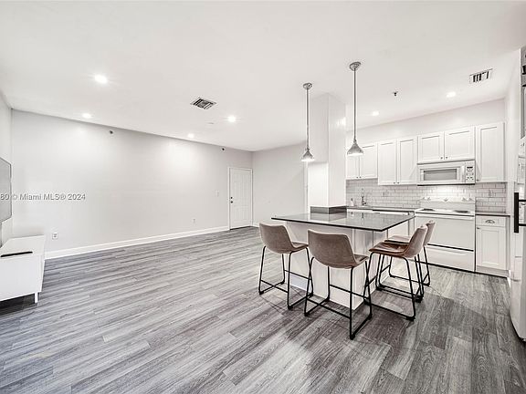 4th image of 2734 Bird Ave APT 213