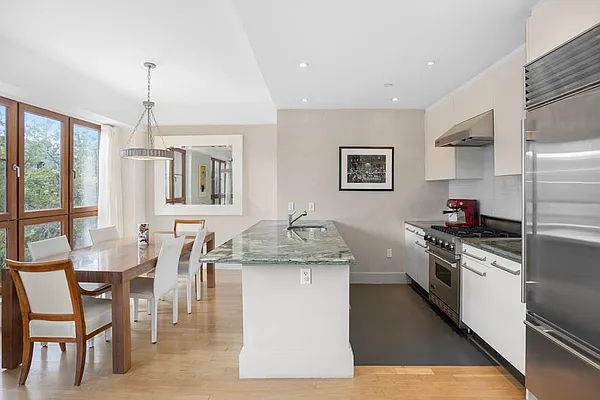 Sold by Compass | media 3