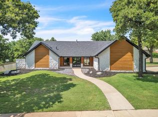 1205 Shalamar Rd, Edmond, OK 73013