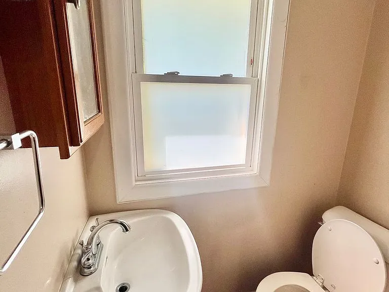 443 Walnut St — Photo 8