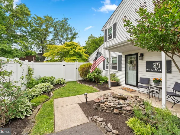 281 Parkridge Dr, Perkasie, PA 18944