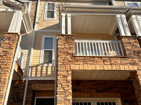 8010 Sycamore Hill Ln, Raleigh, NC 27612