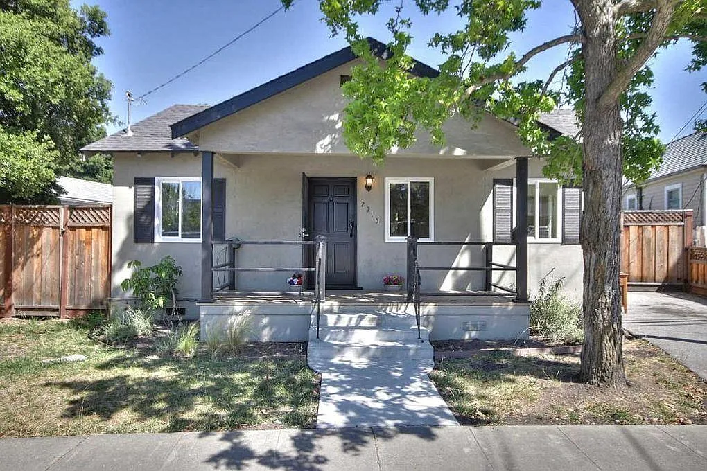2115 Jefferson Ave photo 1