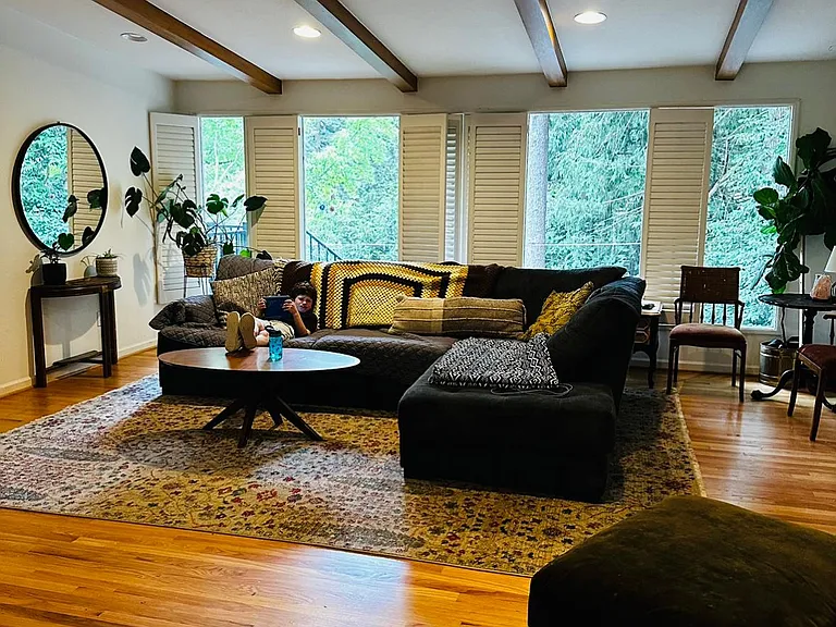 SW Parkwest Ln — Photo 1