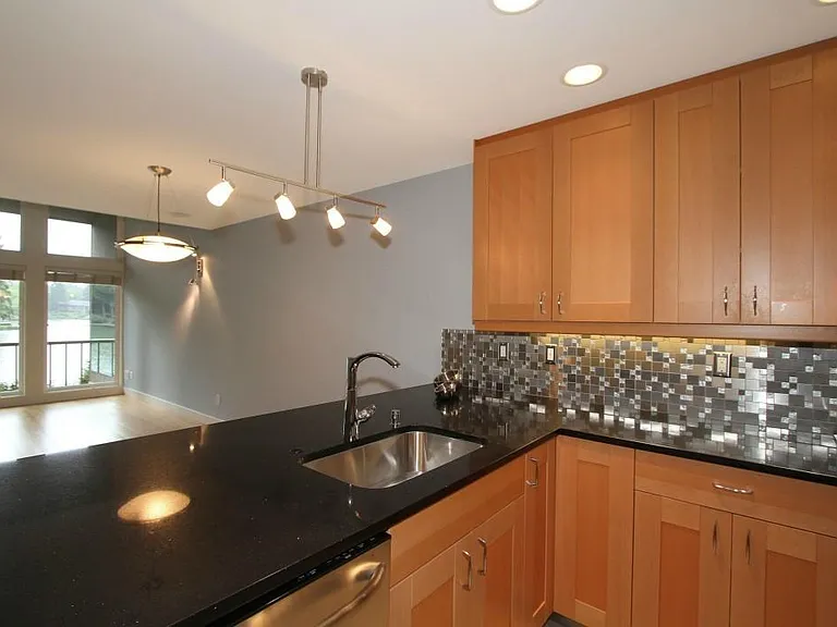 13954 NE 60th Way — Photo 28