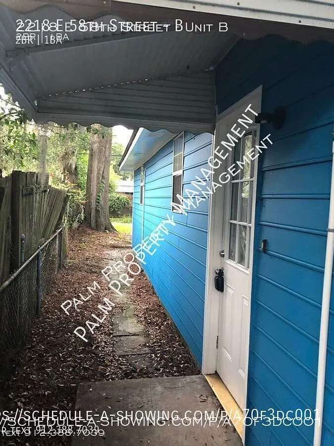 Adorable 2 Bedroom, 1 Bathroom Duplex Apartment for Rent — Photo 2