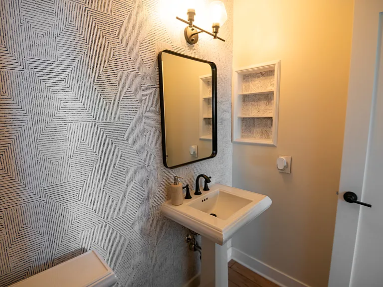 8401 Fountain Ave #4 — Photo 27