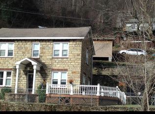403 Lusk Ave, Mullens, WV 25882