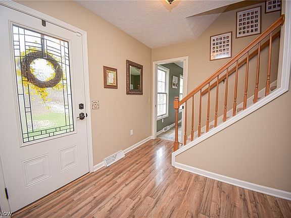 4th image of 4702 Paradise Rd