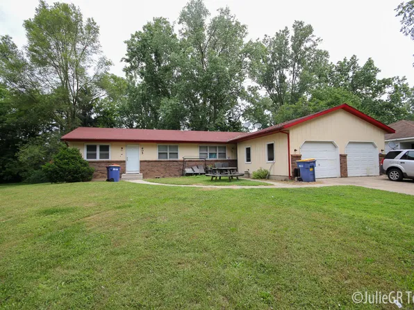 905 Lancashire Ct SE, Grand Rapids, MI 49508