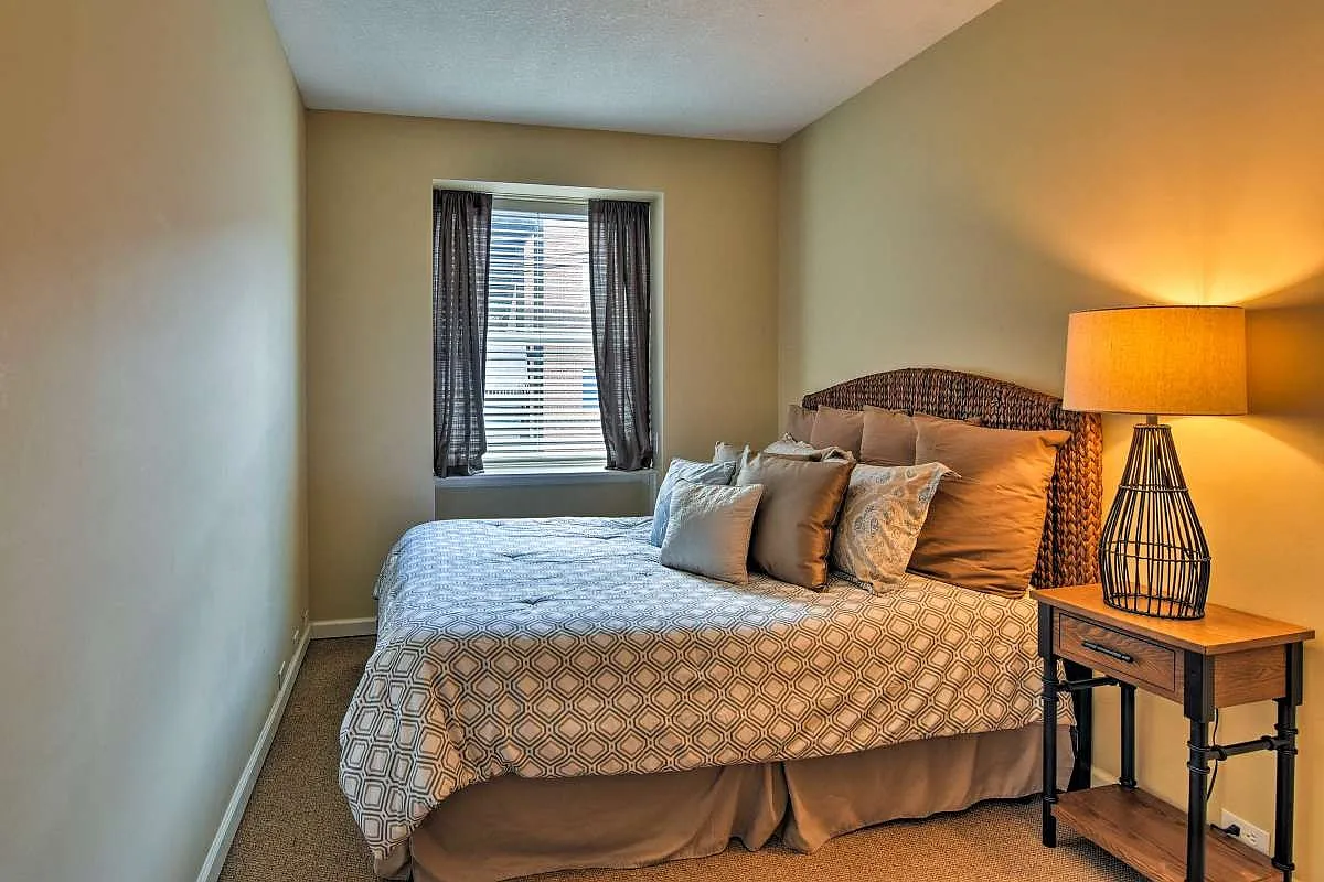 1 bed, 1050 sqft, $1,095 — Photo 3