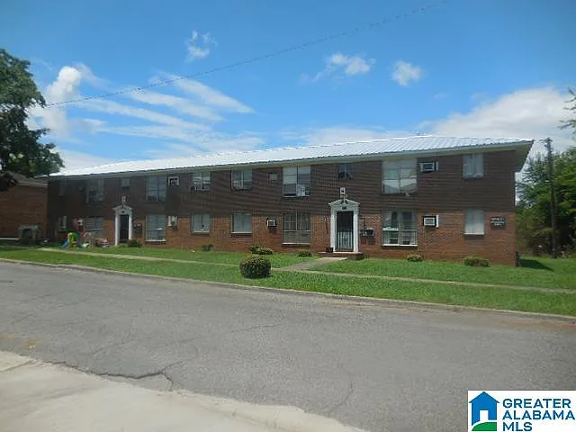 2 bed, 1.0 bath, $495 — Photo 1