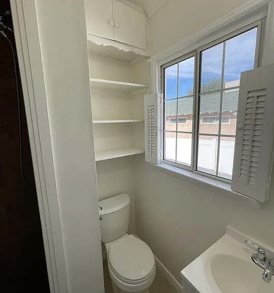 10631 Tinker Ave — Photo 34