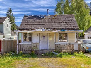 314 E Section St, Mount Vernon, WA 98273