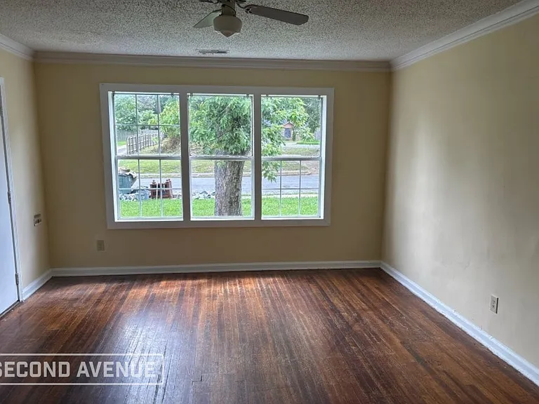 2374 Larose Ave — Photo 2
