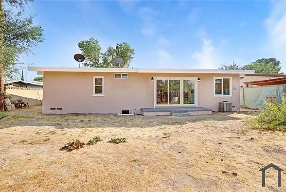 713 W Avenue H10 — Photo 14