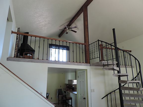 2nd image of 221 Cherokee Dr