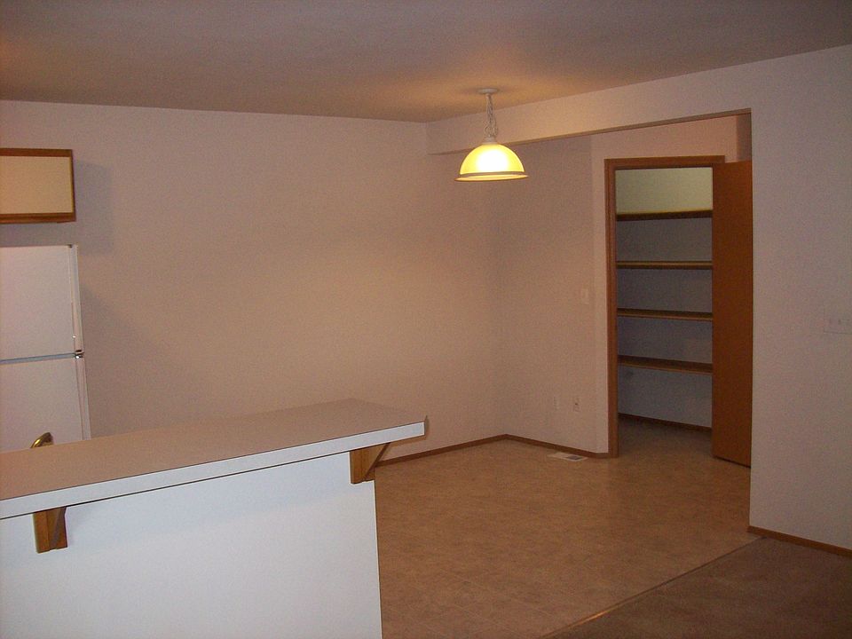 Dining Room/ Pantry