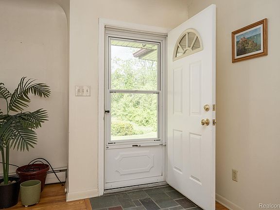 5th image of 5871 Brewster Rd