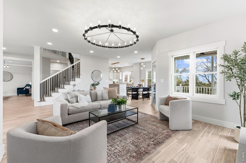 7766 Park Ridge Cir