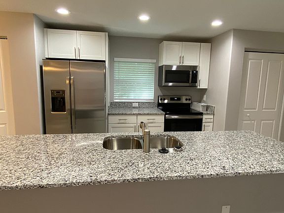 2nd image of 1238 Vista Way