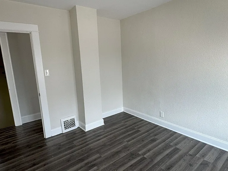6435 21st Ave — Photo 15