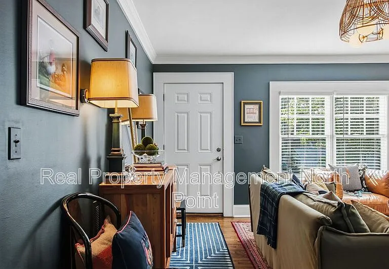1189 Atlantic Dr NW — Photo 4