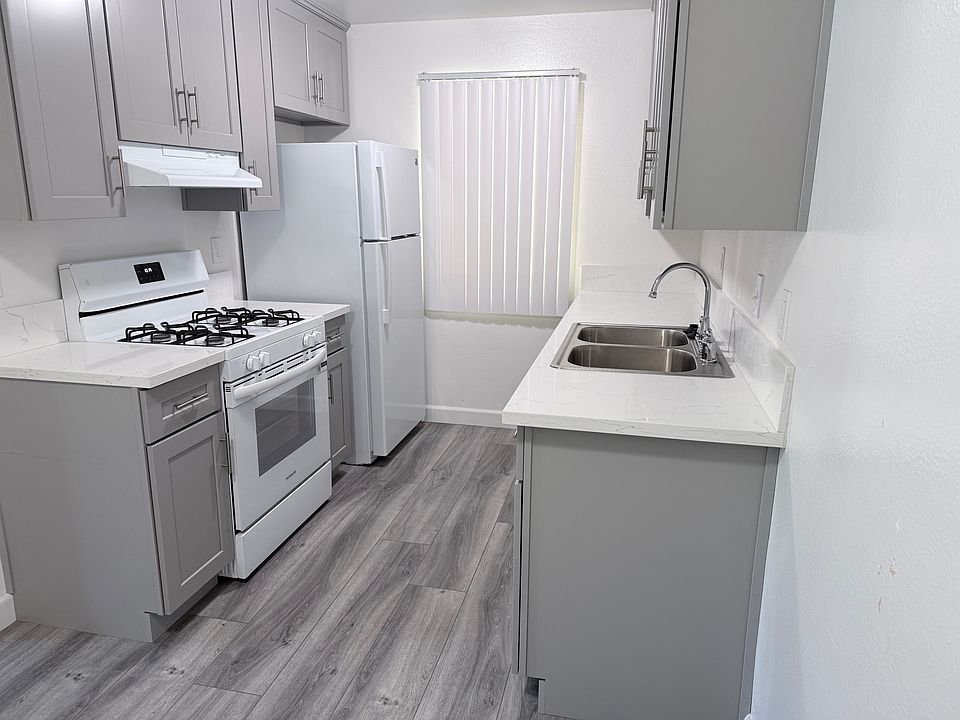 1st image of 6518 Woodman Ave APT 1