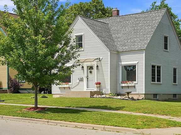 4th image of 521 E Chapin St