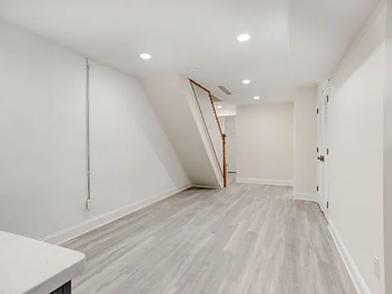 513 Cobbs Creek Parkway — Photo 31