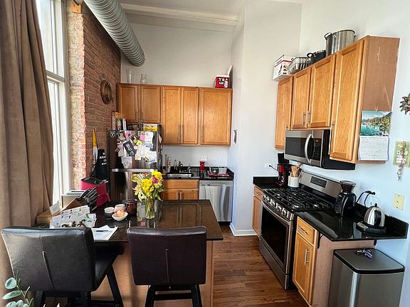 2nd image of 1844 S Michigan Ave Unit 301