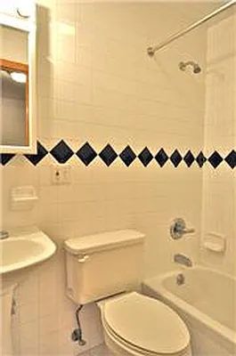 Rented by Veracity NYC LLC | media 66