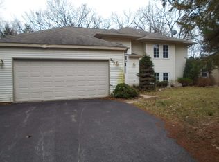 202 Talladega Dr SW, Poplar Grove, IL 61065