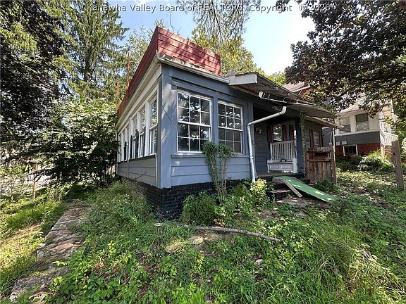 3rd image of 818 Orchard St