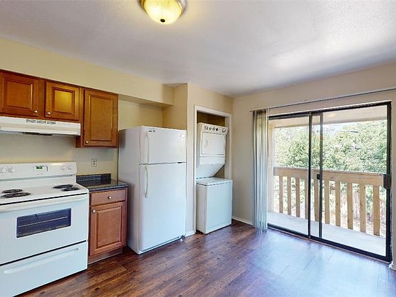 5th image of 309 Manuel Dr APT D